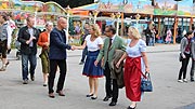 Ankunft Karin Seehofer auf dem Festplatz (&copy;Foto: Martin Schmitz)